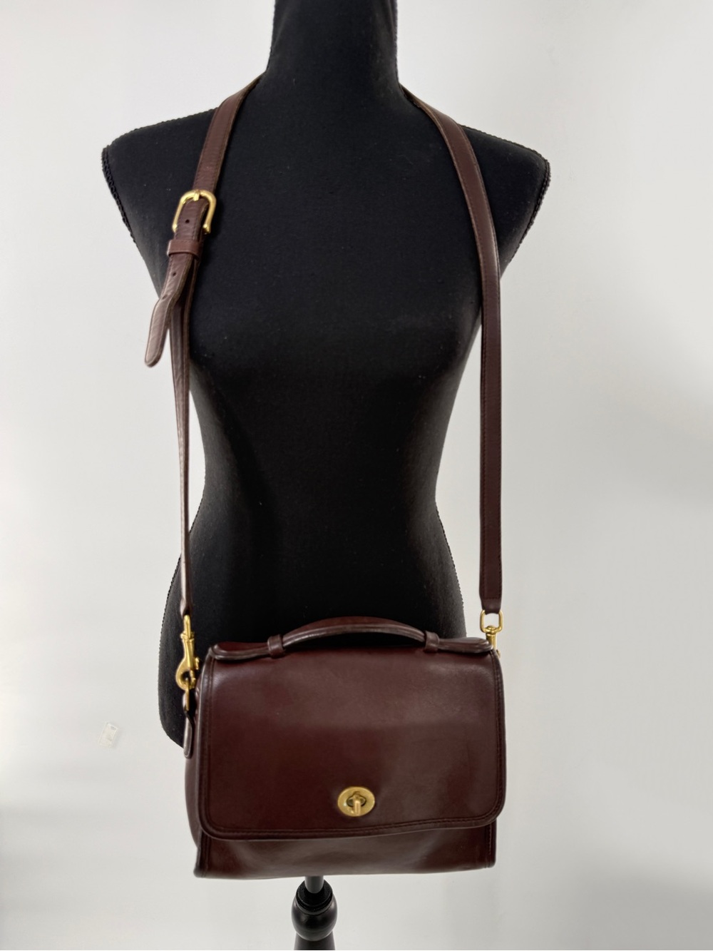 Coach Court Vintage Brown Glove Tanned Leather Top Handle Crossbody Bag D2P-9870 - Picture 3 of 17